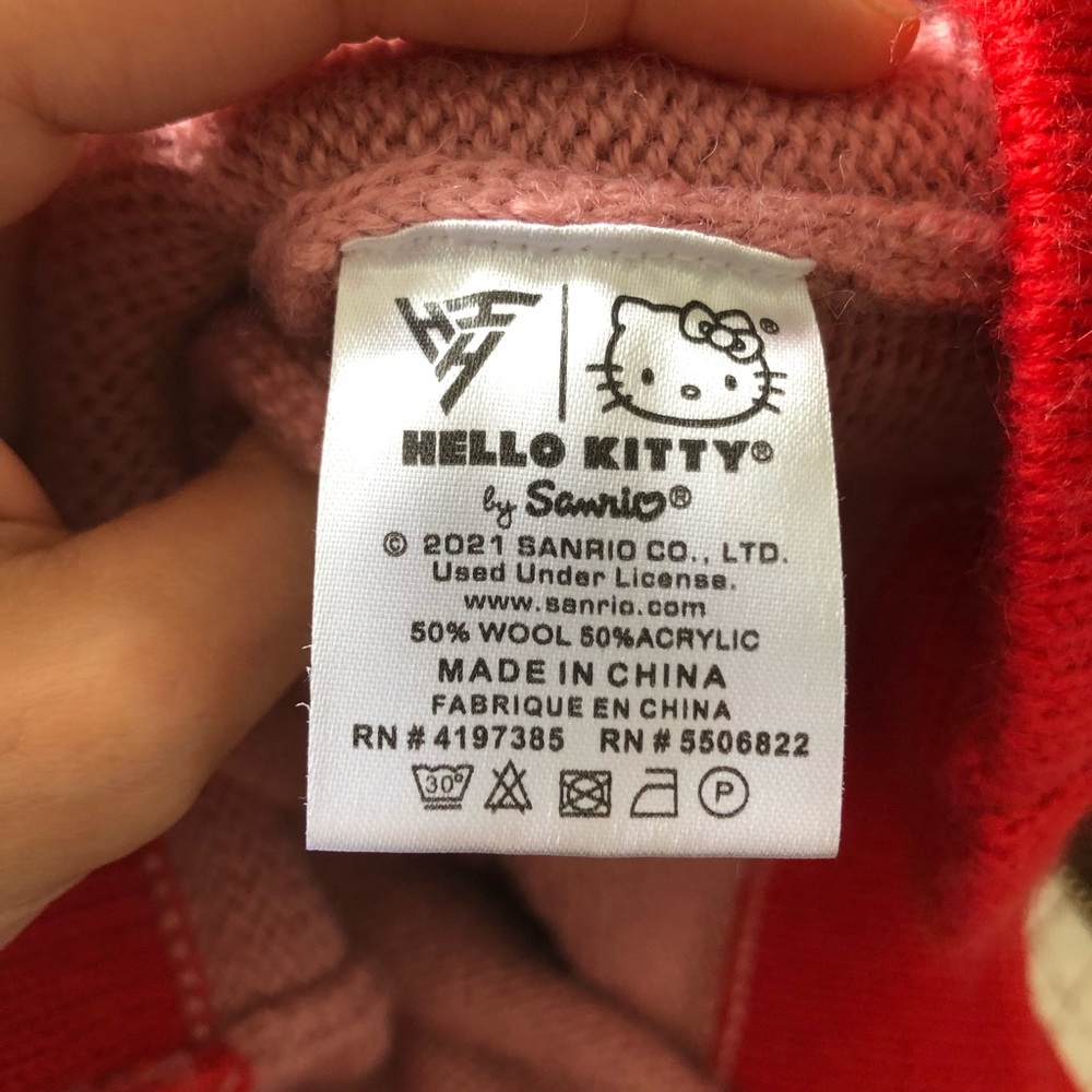 SOLD HELLO KITTY BALLOONS KNIT CARDIGAN (PINK) - Picture 9 of 16